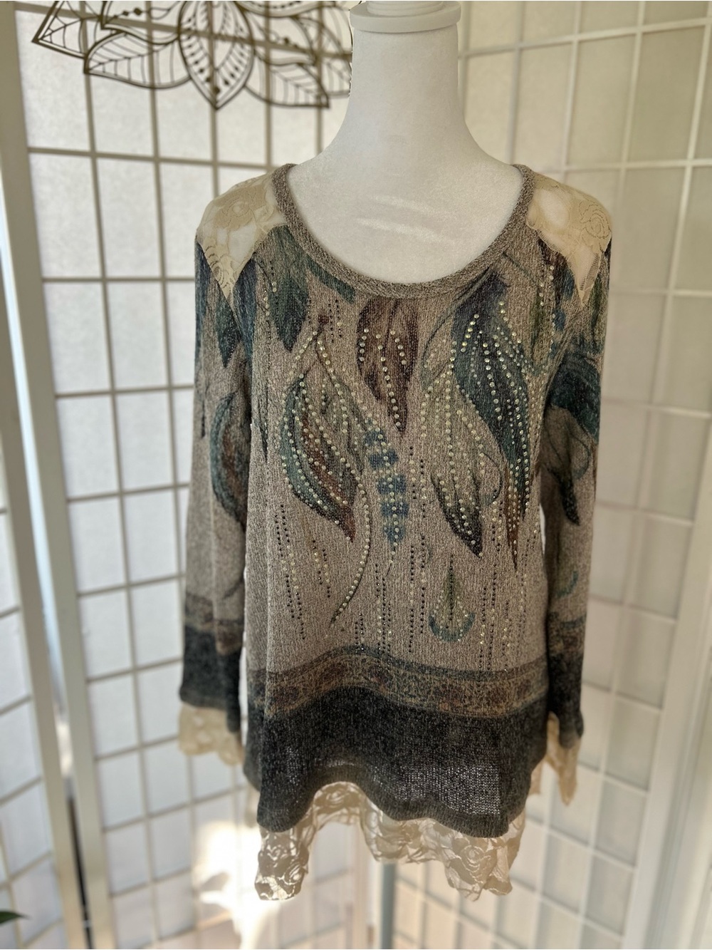 Voice of California Embellished Lace Knit Tunic Top | Feather Print | Size M